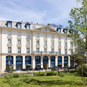 Hotel Grand Le Plessis-Robinson